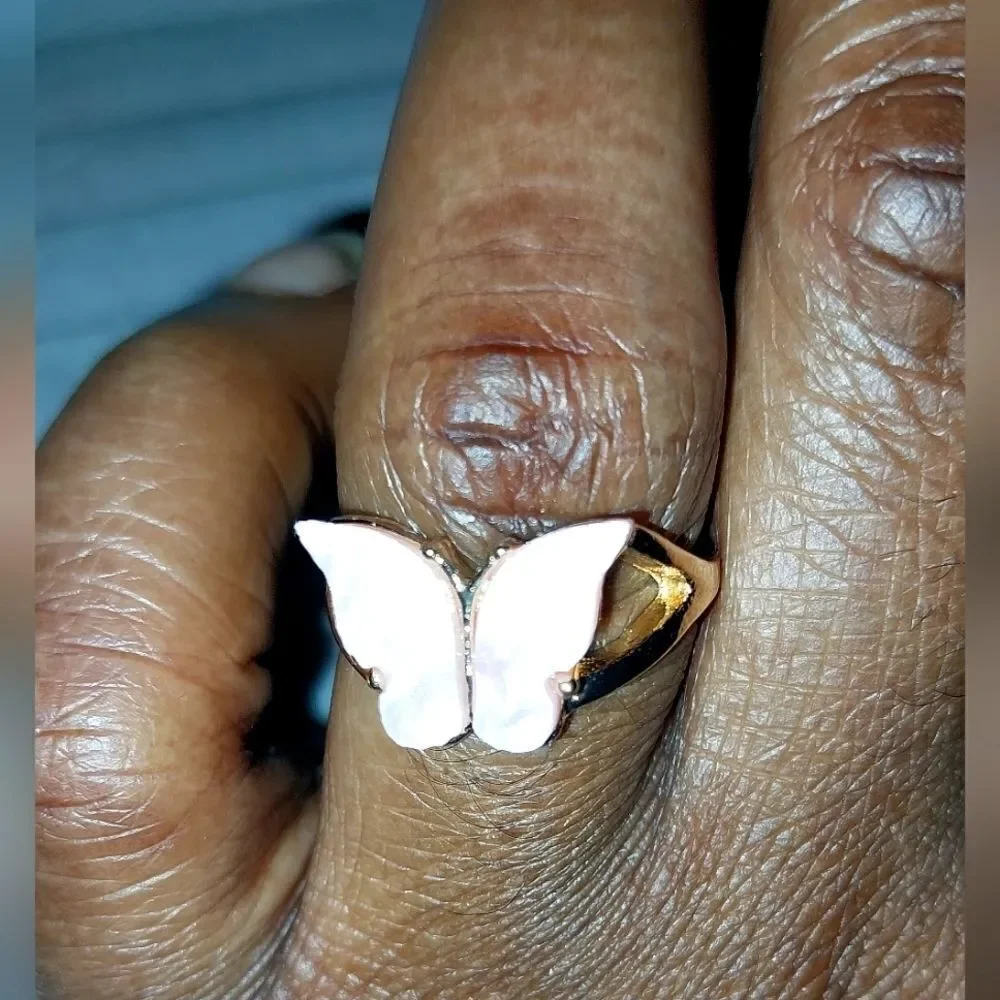 Super cute pink butterfly ring sz 7